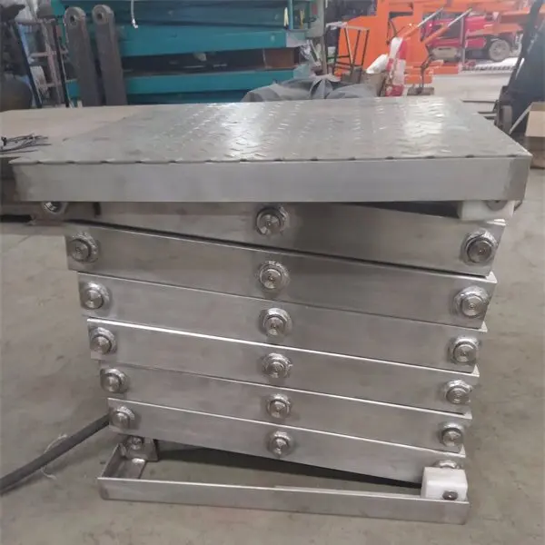 固定(ding)式升(sheng)降平(ping)台