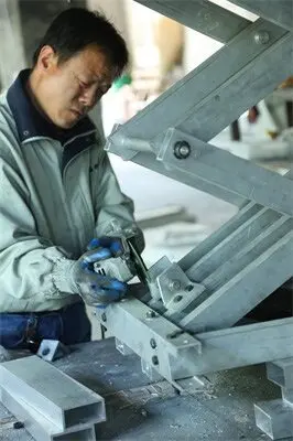 便攜式(shi)鋁合金(jin)升降平(ping)台