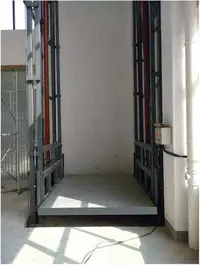 導(dao)軌式(shi)升降(jiang)機