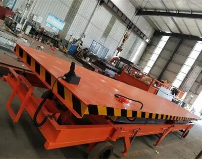 剪(jian)叉式裝(zhuang)卸貨升(sheng)降平台(tai)